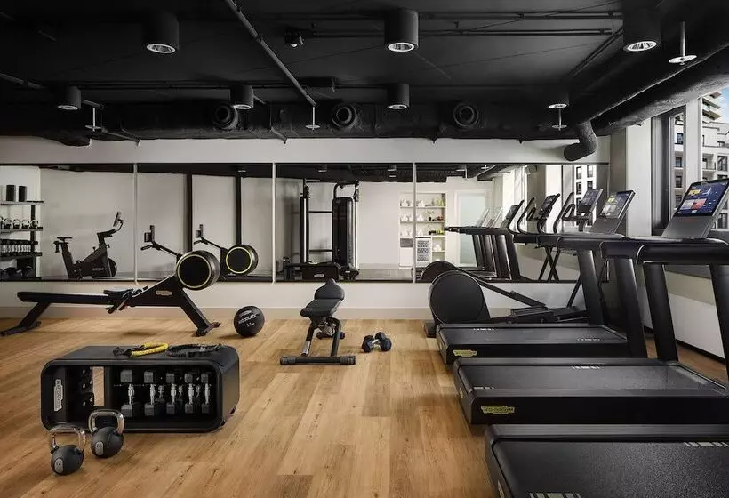 Hotelli NH Collection Frankfurt Spin Tower