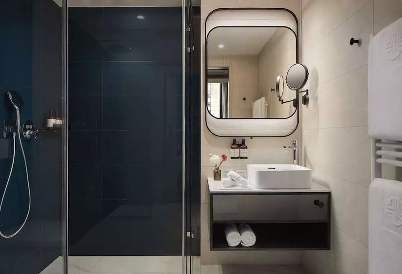 Hotelli NH Collection Frankfurt Spin Tower