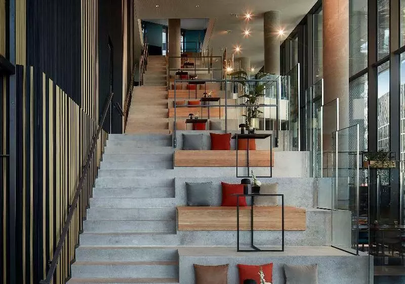 Hotelli NH Collection Frankfurt Spin Tower