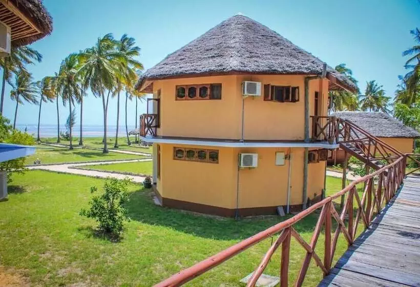 Hotelli Saadani Park