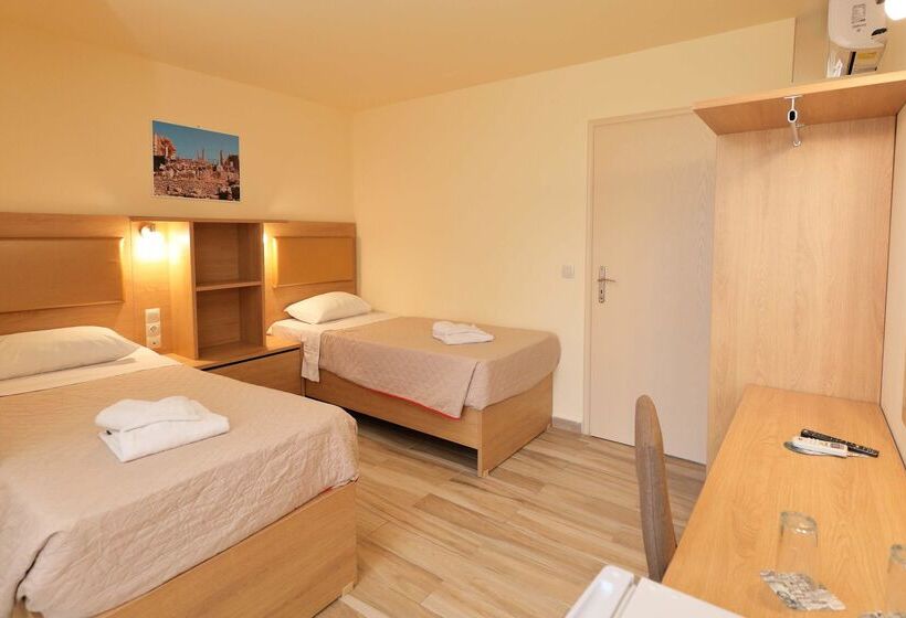 בית מלון כפרי Sunbay