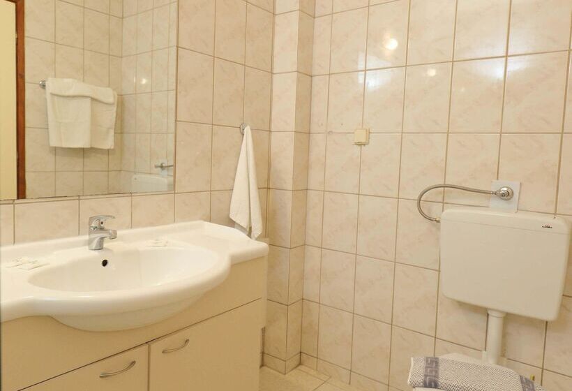 בית מלון כפרי Sunbay