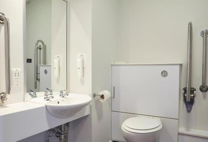 Отель The Bowman By Greene King Inns