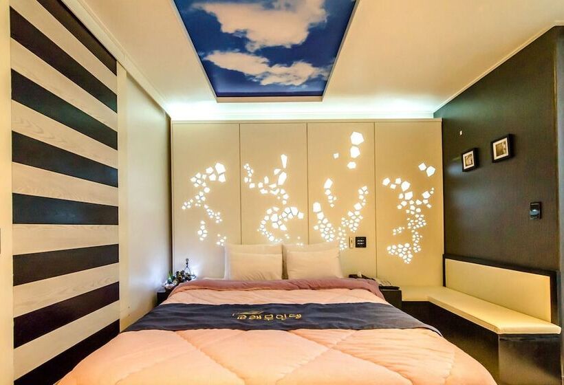 Gyorae Drive In Motel