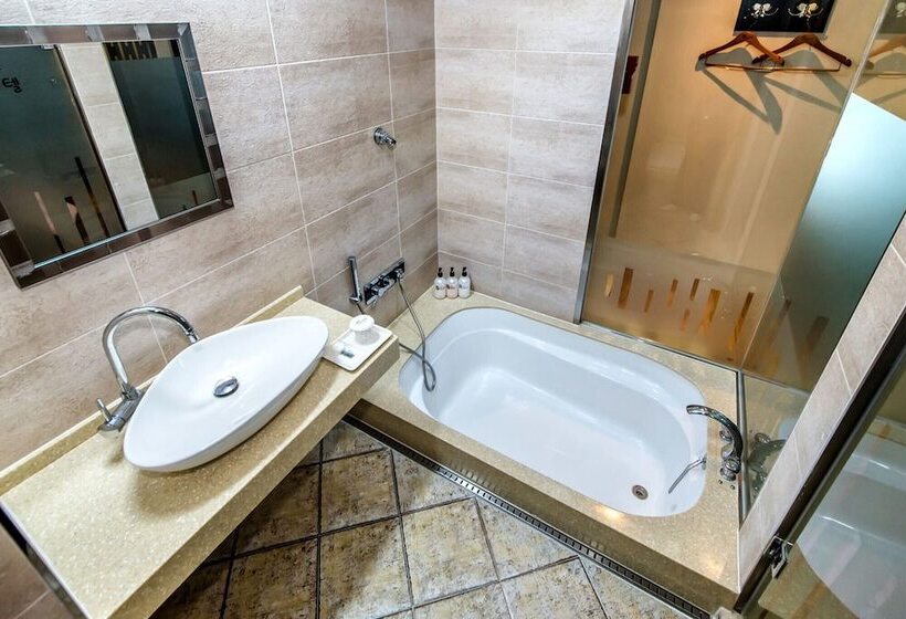 Gyorae Drive In Motel