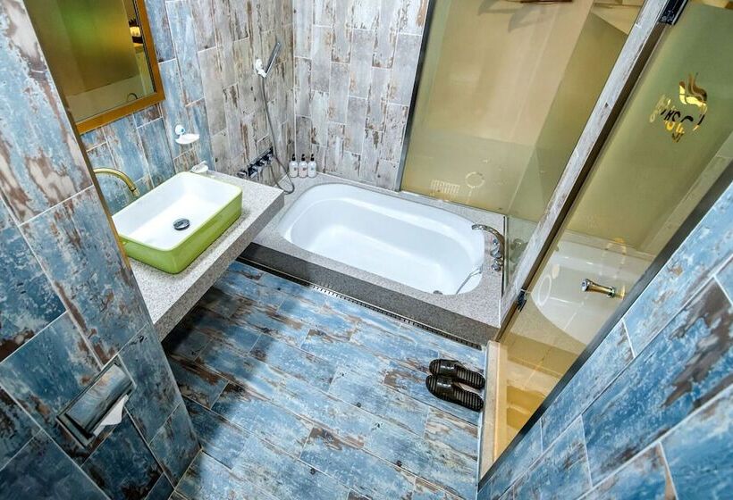 Gyorae Drive In Motel