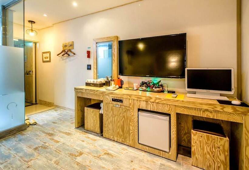 Gyorae Drive In Motel