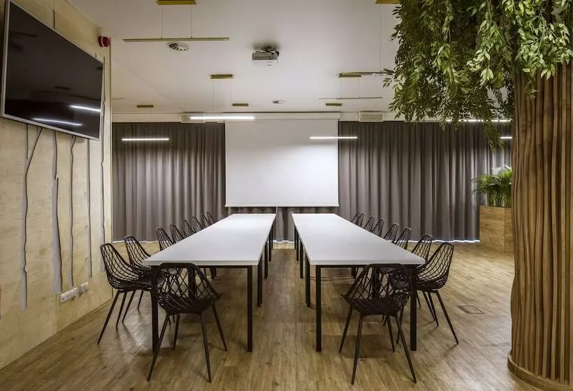 Bloom Hotel Airport Okęcie