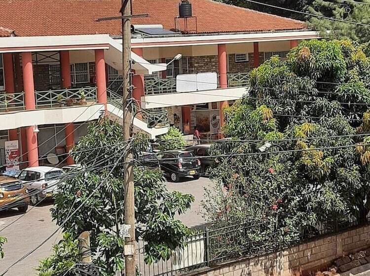 هتل Mani S Home Away From Home