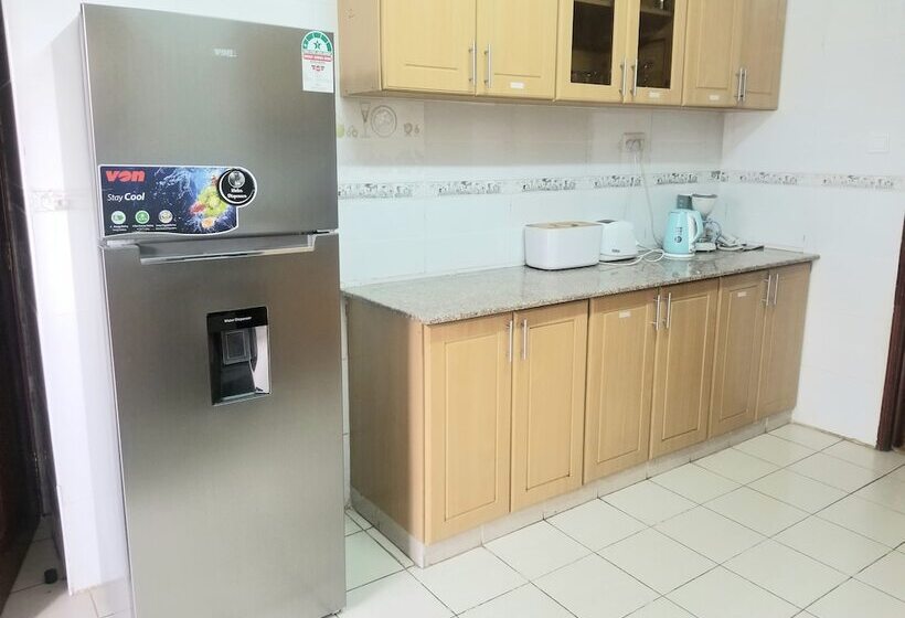 هتل Mani S Home Away From Home