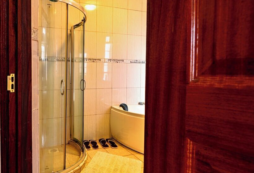 هتل Mani S Home Away From Home