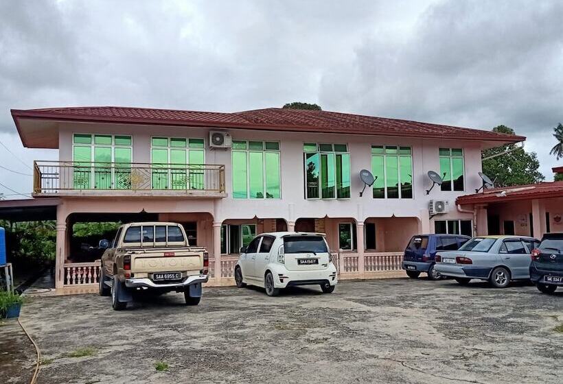 فندق Oyo Home 90352 Muan's Homestay