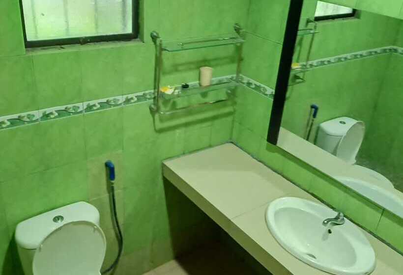 فندق Oyo Home 90352 Muan's Homestay