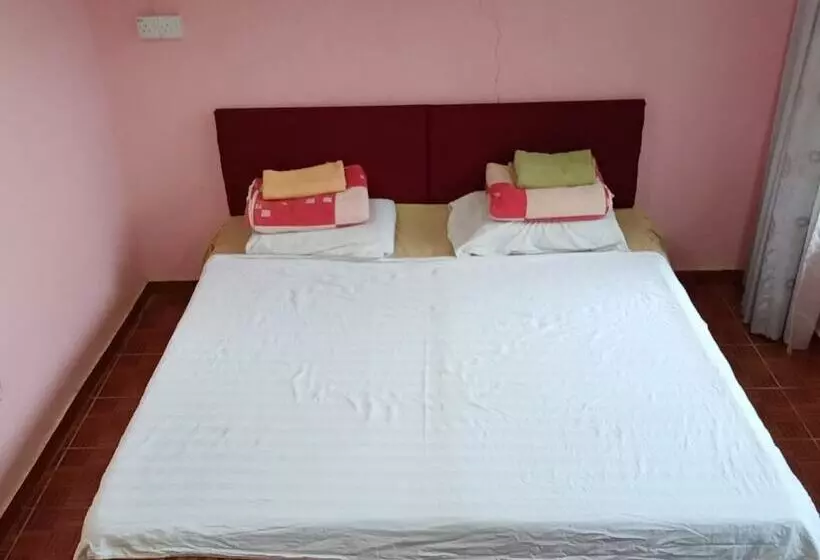 ホテル Oyo Home 90352 Muan's Homestay