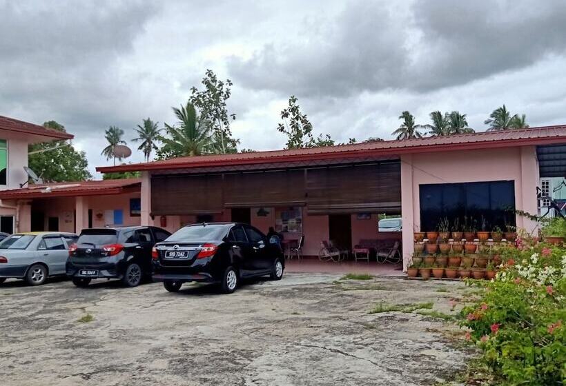 فندق Oyo Home 90352 Muan's Homestay