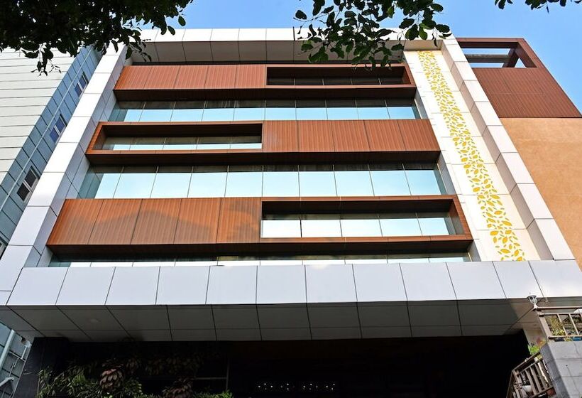 Hotelli Treebo Lazystay Grand Patia