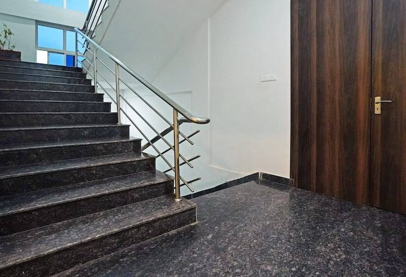 Hotelli Treebo Lazystay Grand Patia