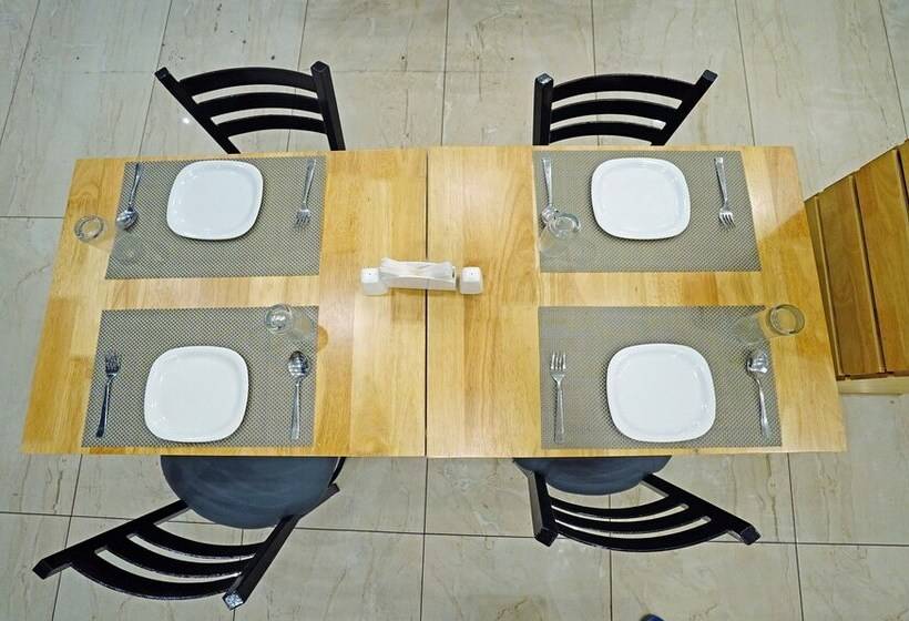 Hotelli Treebo Lazystay Grand Patia