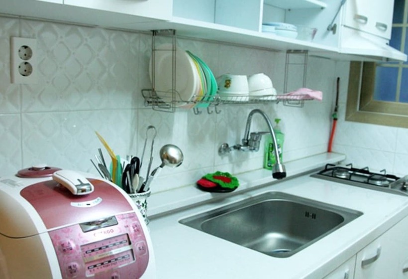 Jeju Poyoyo Pension And Guest House