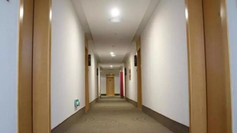 Hotelli Greentree Inn Pingdingshan Wanda Plaza Branch