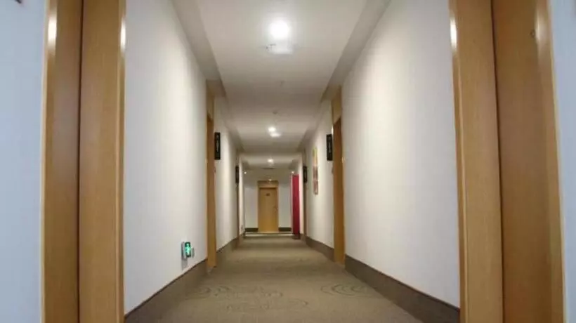 Hotelli Greentree Inn Pingdingshan Wanda Plaza Branch