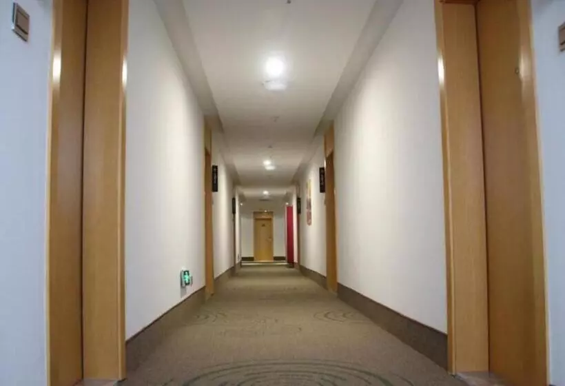 Hotelli Greentree Inn Pingdingshan Wanda Plaza Branch