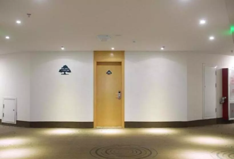 Hotelli Greentree Inn Pingdingshan Wanda Plaza Branch