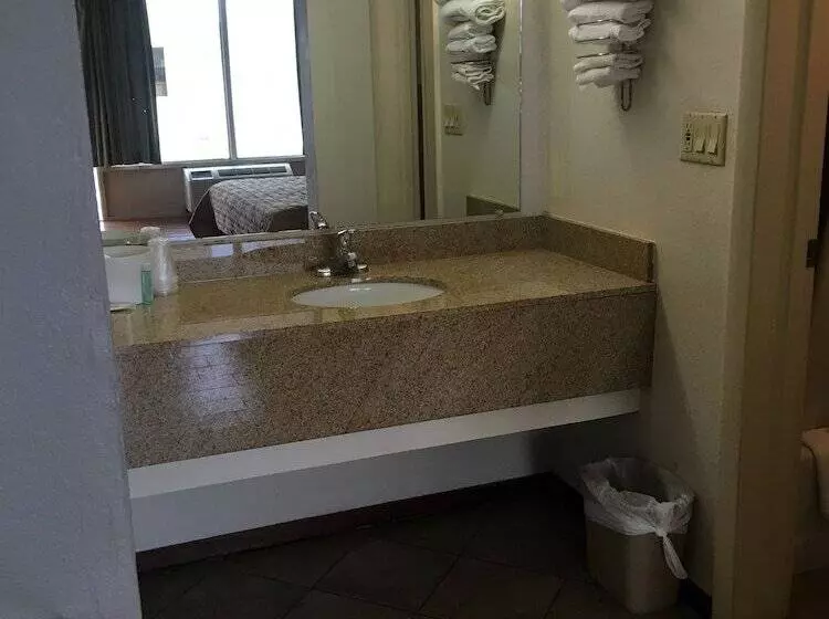 ホテル All Seasons Lodge