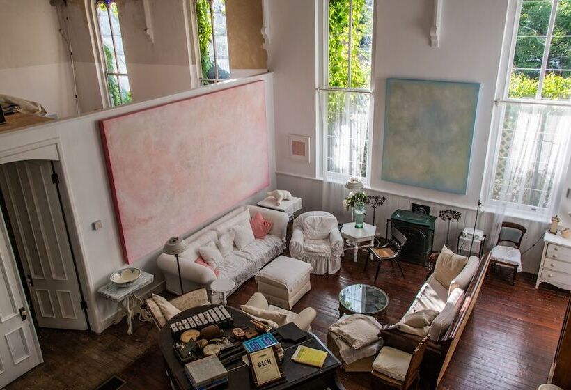 فندق Church Des Artistes Guest House