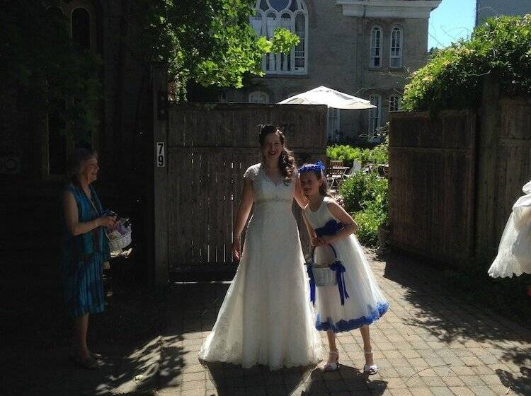 فندق Church Des Artistes Guest House