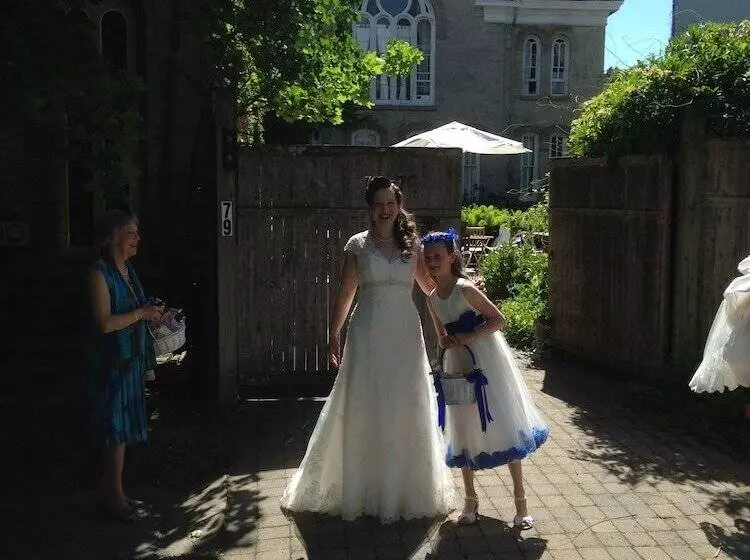 Hotelli Church Des Artistes Guest House