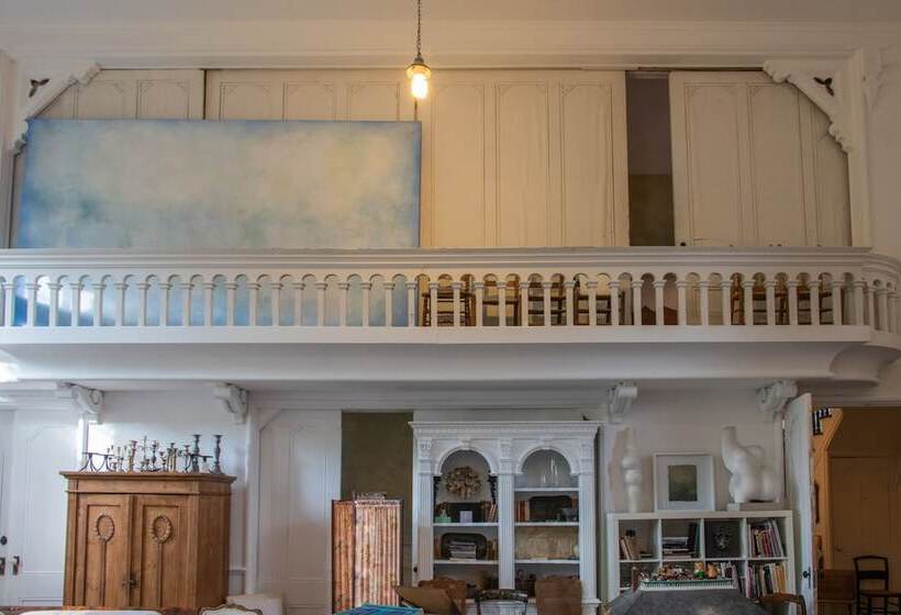 فندق Church Des Artistes Guest House