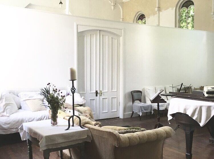 فندق Church Des Artistes Guest House