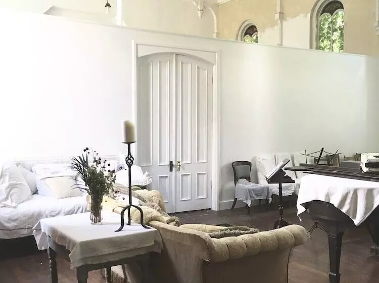 Hotelli Church Des Artistes Guest House