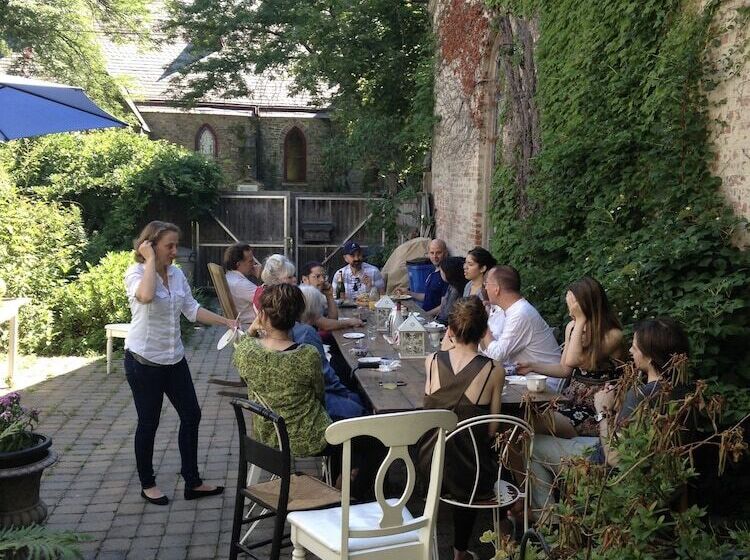 فندق Church Des Artistes Guest House