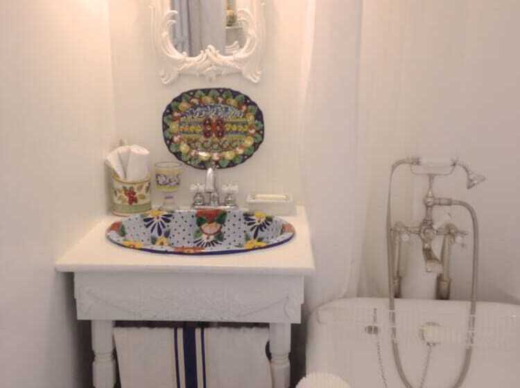 فندق Church Des Artistes Guest House