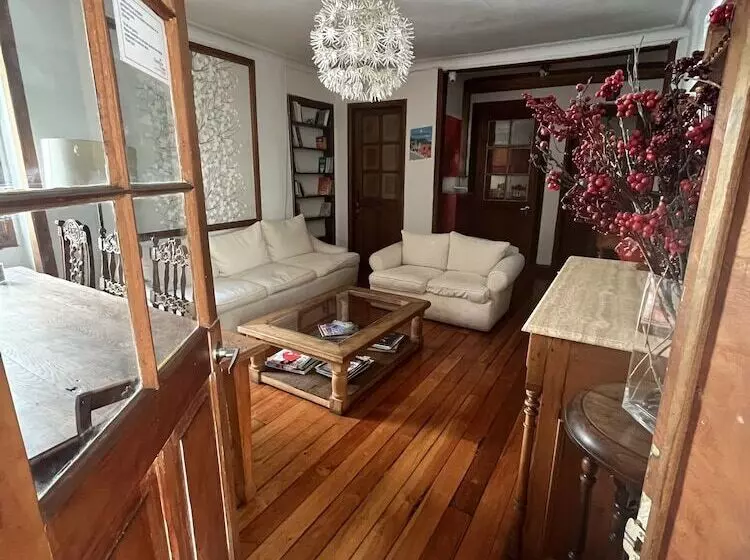 Hotelli Conchita Flores B&b