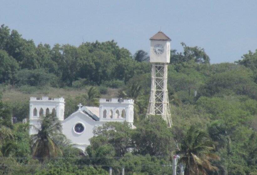 هتل Marina Del Mar