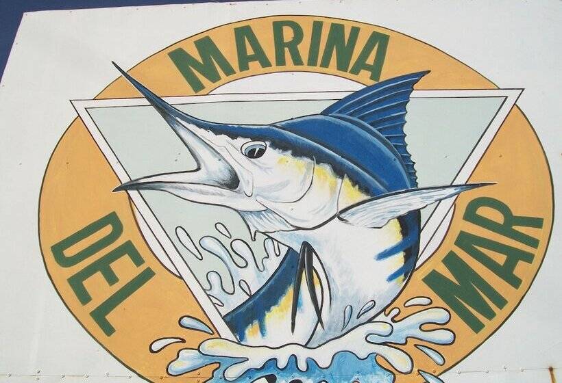 هتل Marina Del Mar