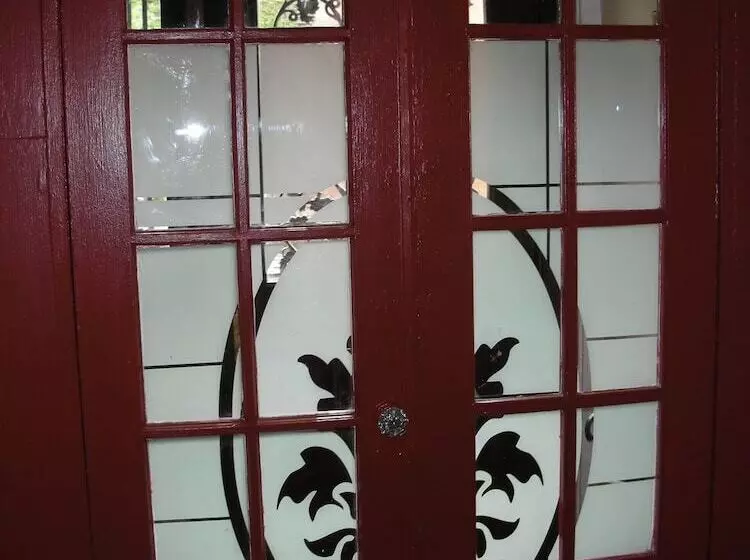 هتل Mi Casa Tu Casa