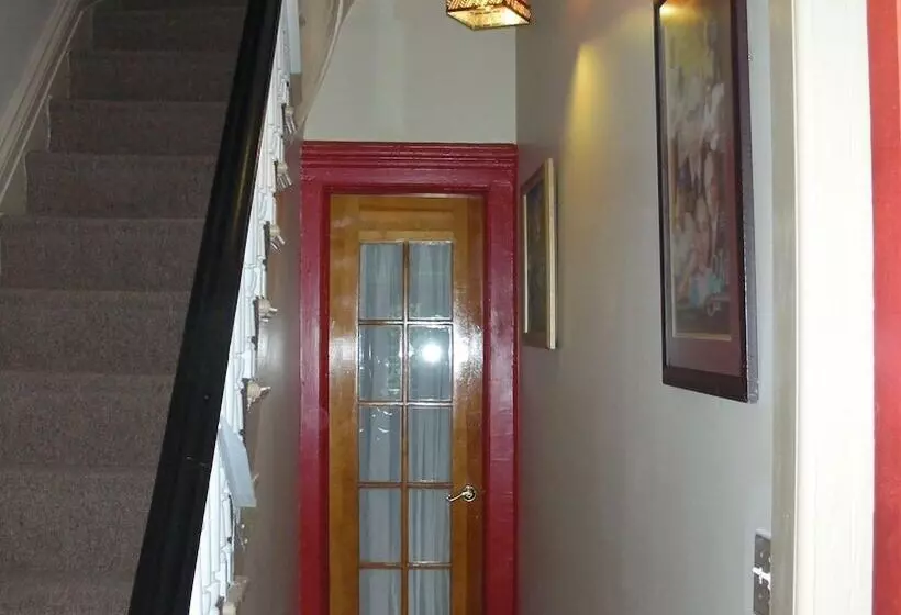 هتل Mi Casa Tu Casa