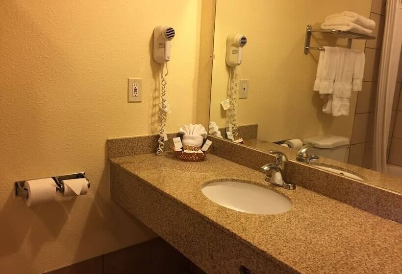 هتل Turtle Bay Lodge