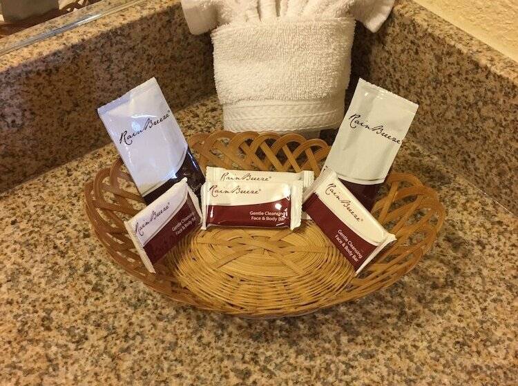 هتل Turtle Bay Lodge