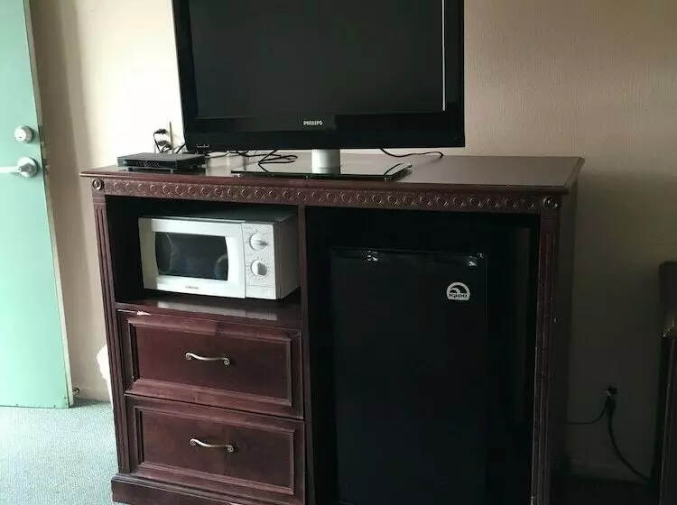 University Lodge Motel