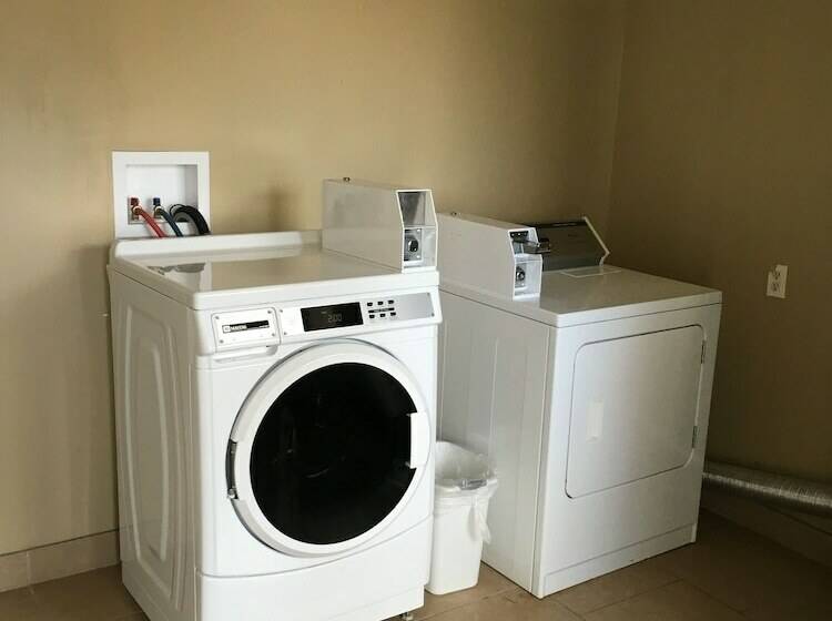 University Lodge Motel