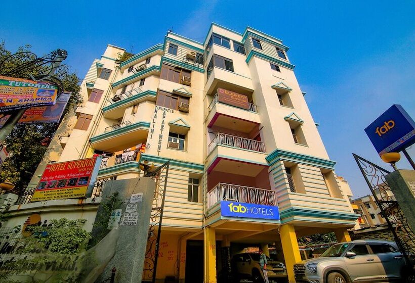 هتل Fabexpress Superior Nesh Inn