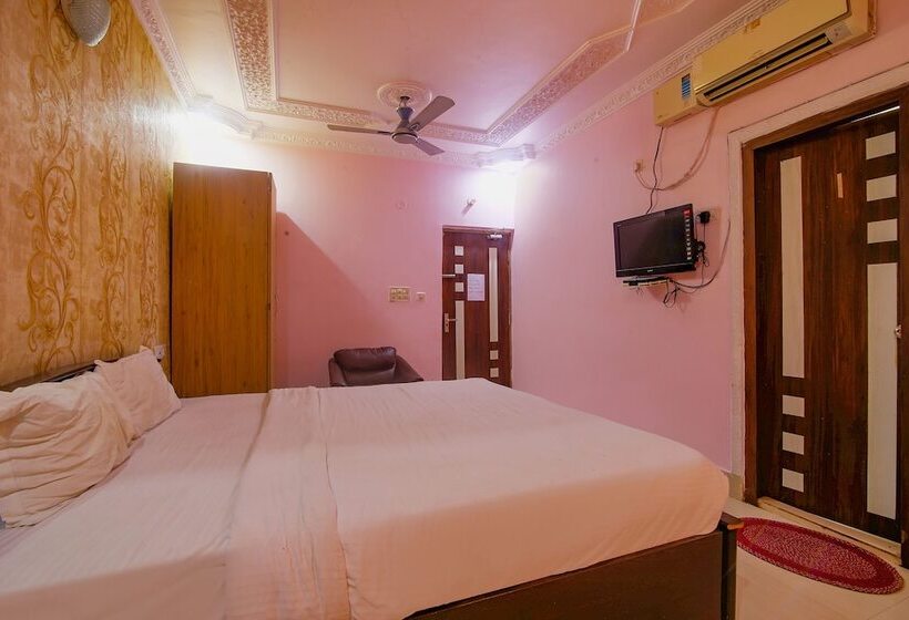 هتل Fabexpress Superior Nesh Inn