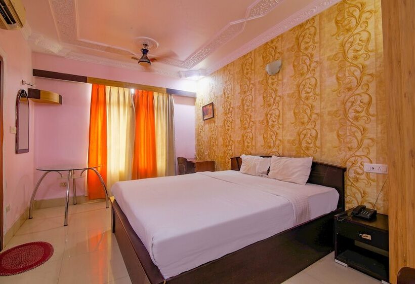 هتل Fabexpress Superior Nesh Inn