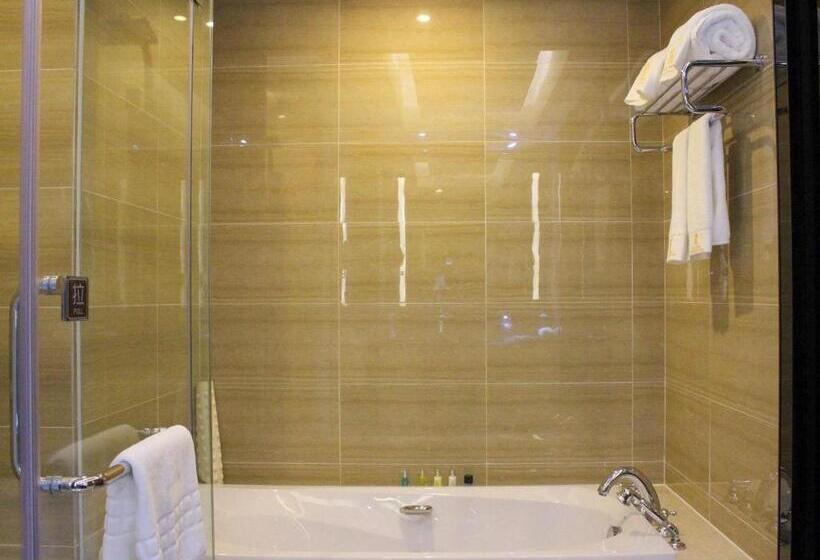 Otel Golden Phoenix International