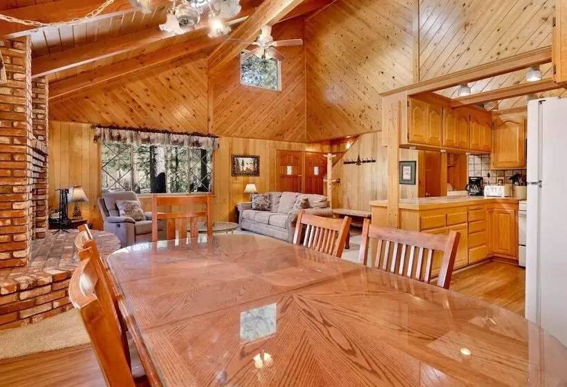 Hotelli Moose Creek Chalet #1237